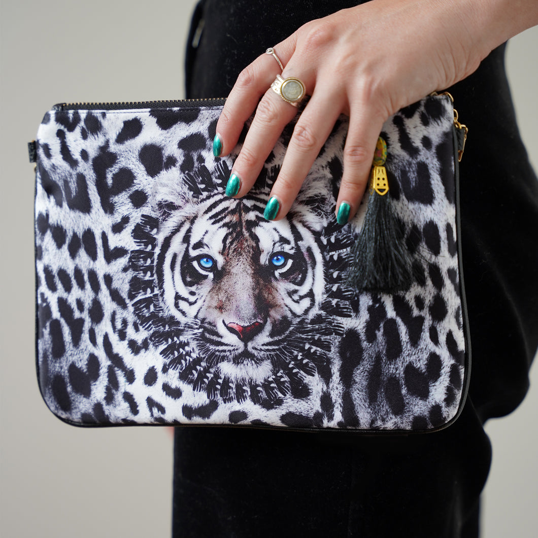 Printed Clutch bag - Snow Leopard