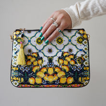 Load image into Gallery viewer, Printed Clutch bag - Lemon
